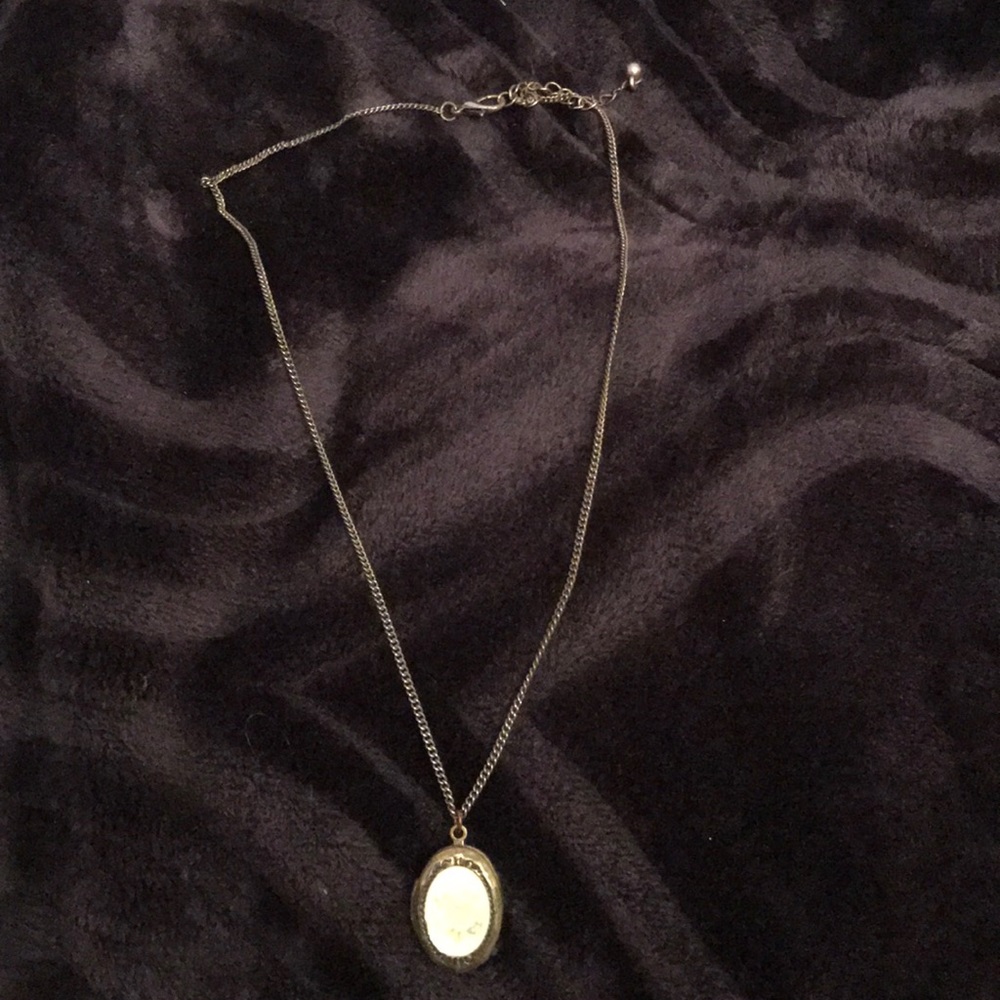 VINTAGE ROSE LOCKET